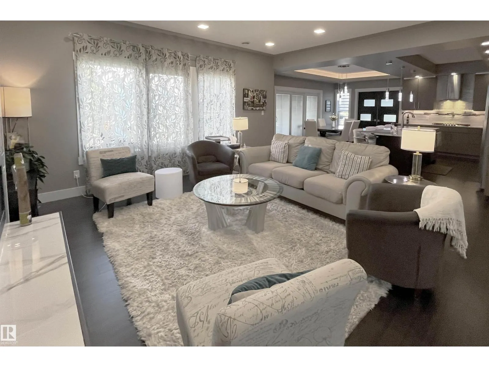 58 LAMPLIGHT DR