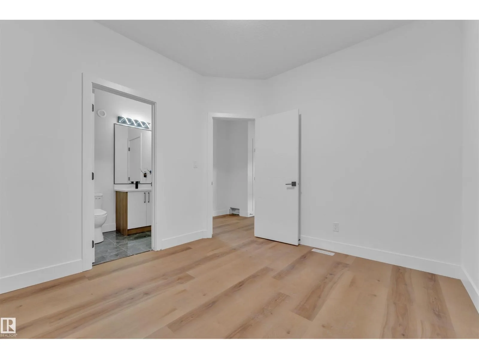1912 155 AV NW