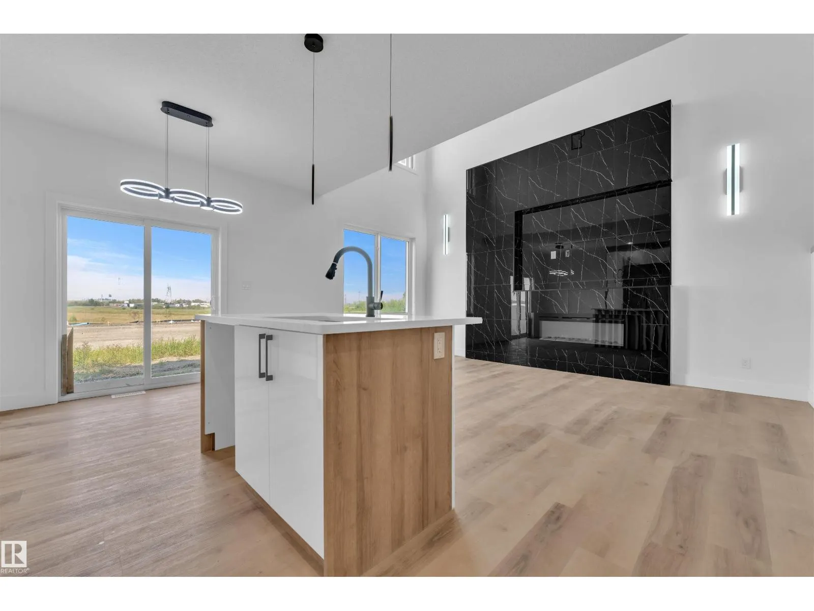 1912 155 AV NW