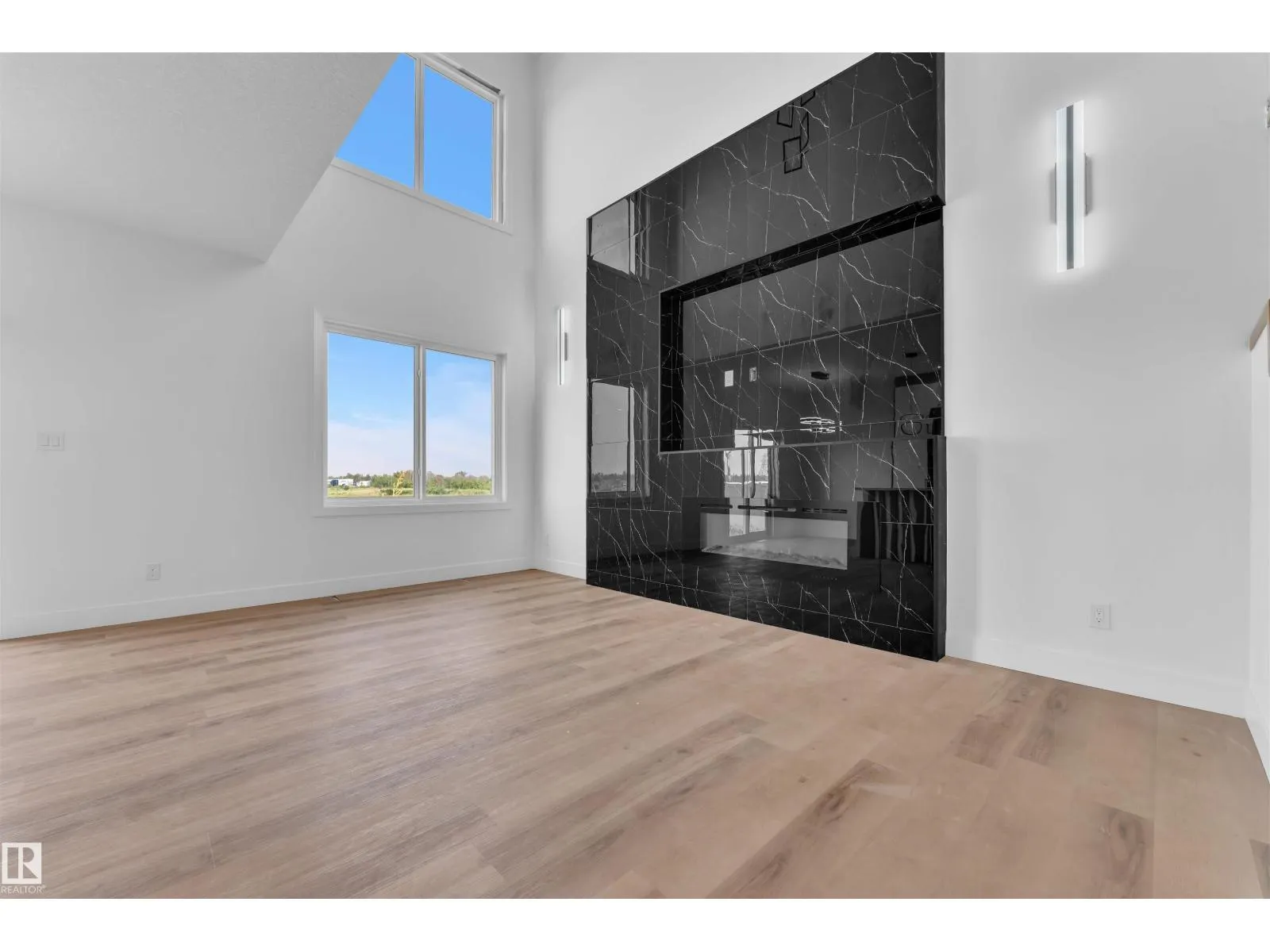 1912 155 AV NW