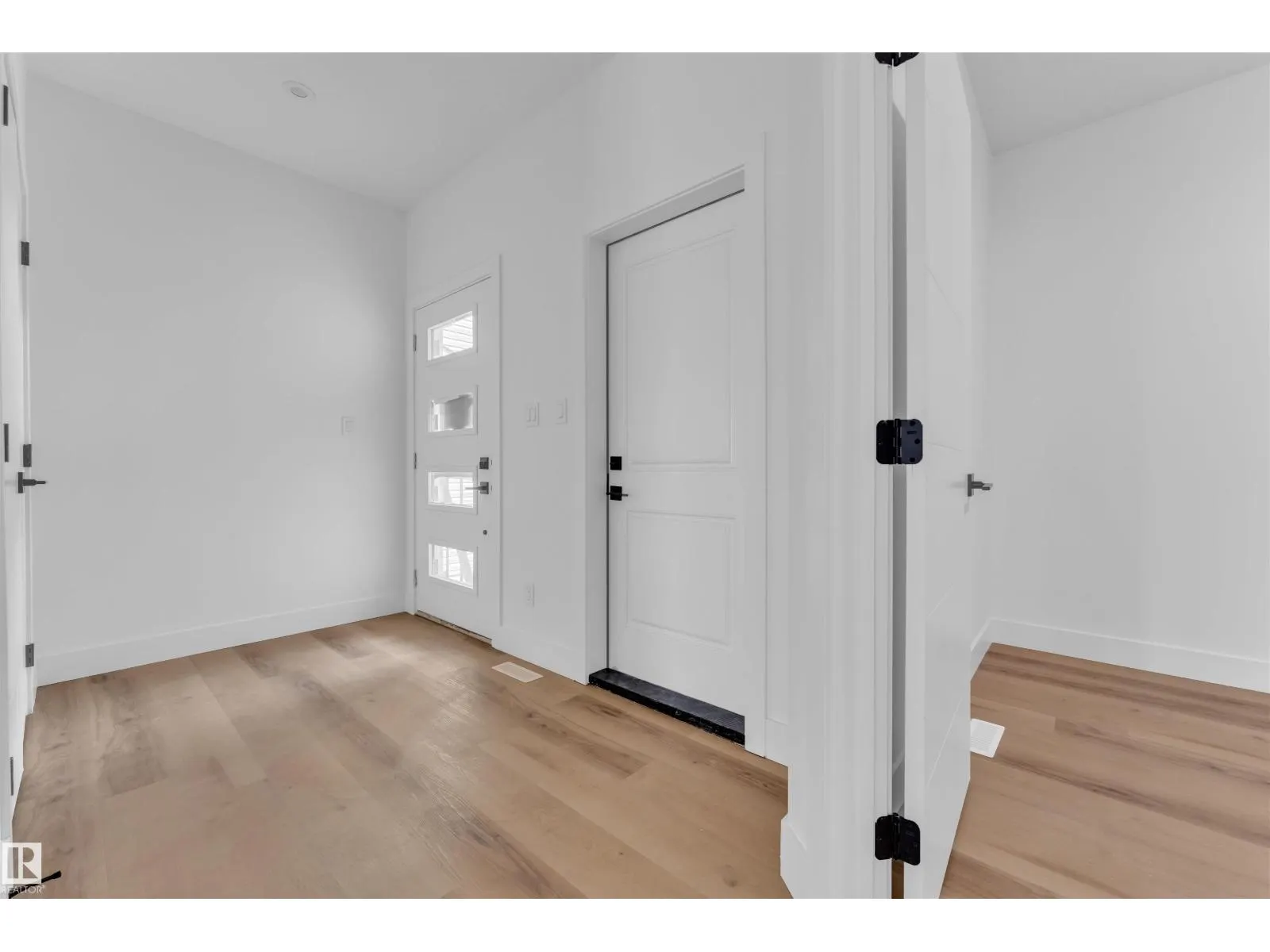 1912 155 AV NW