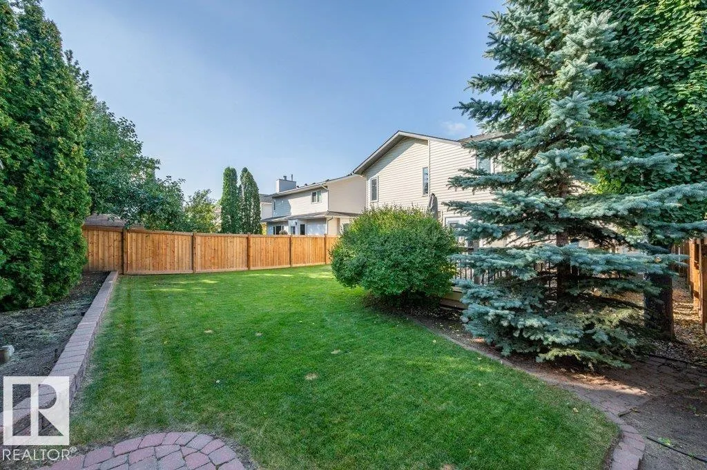17 CATALINA DR