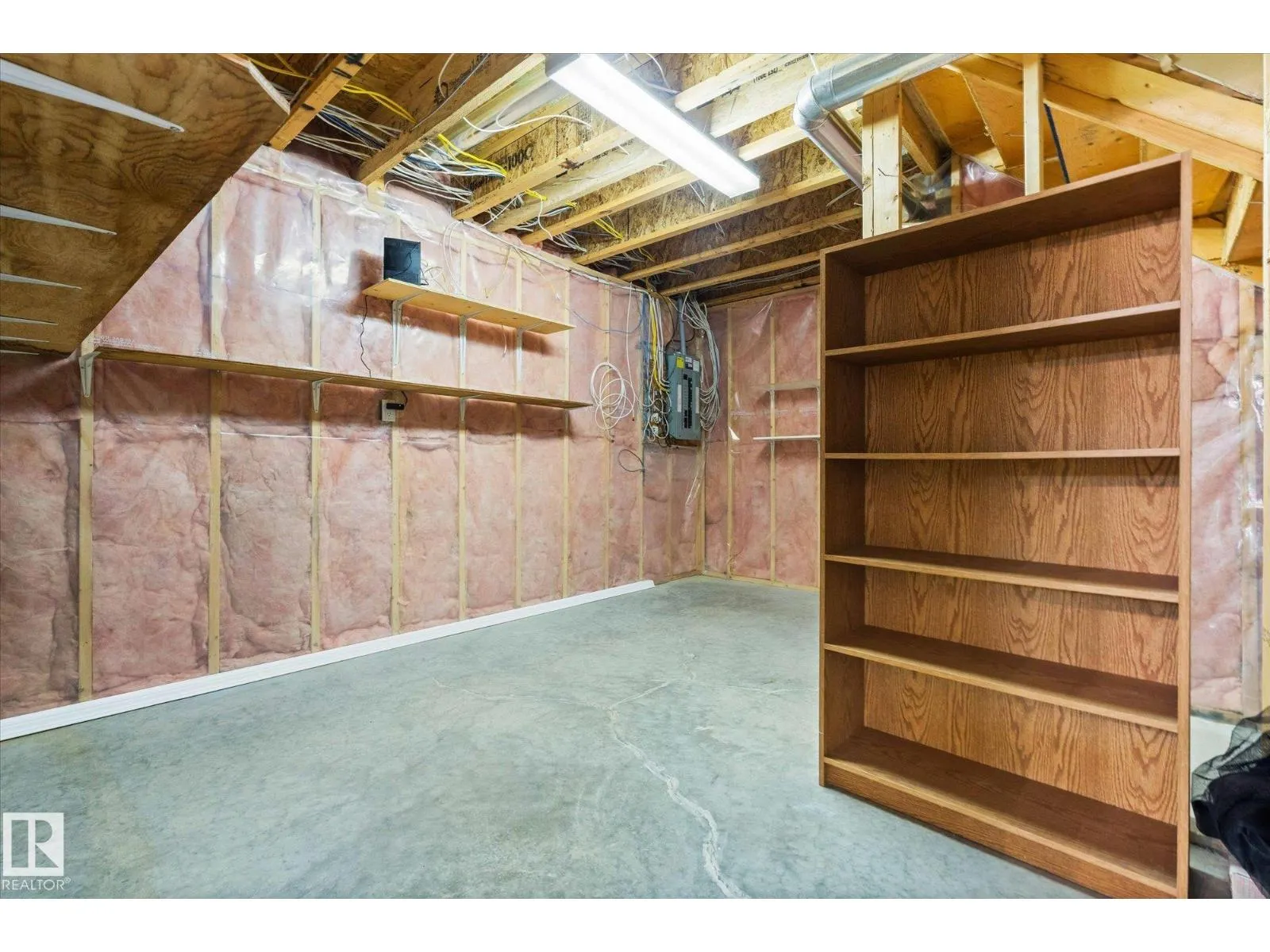 7 EGERLAND PL