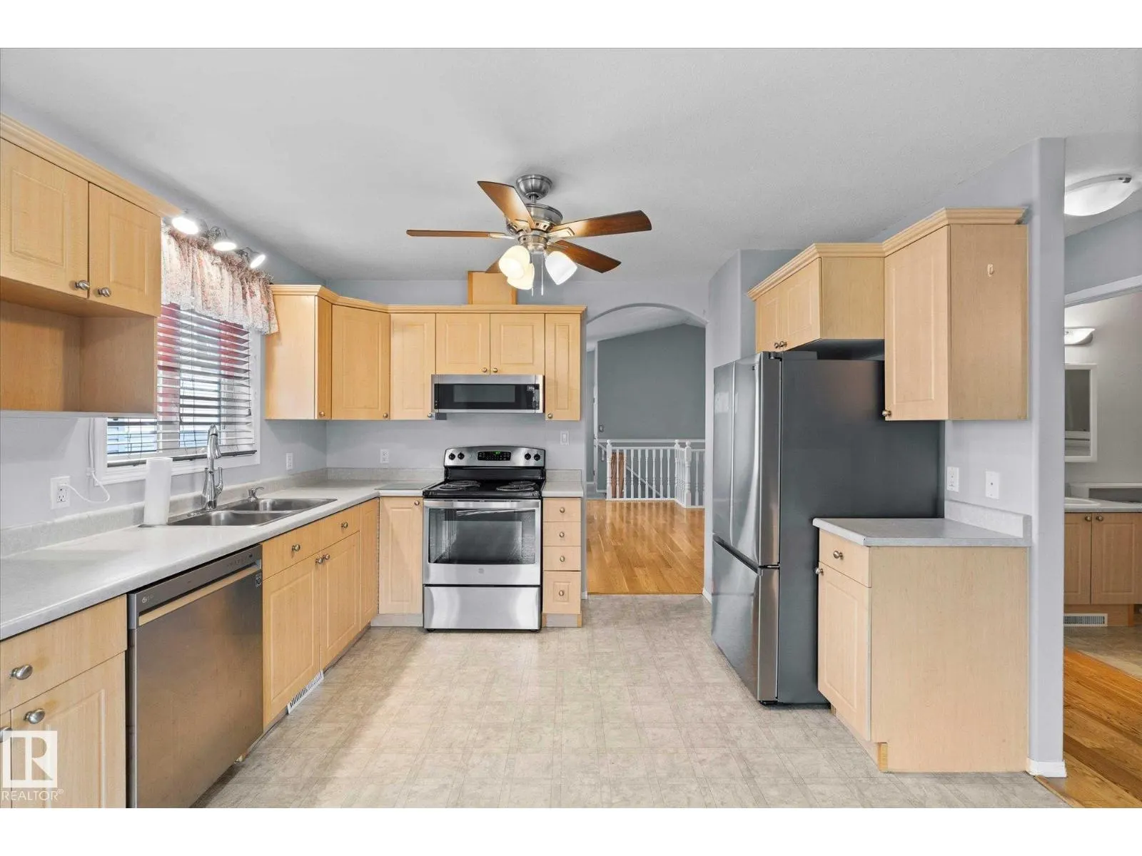 7 EGERLAND PL