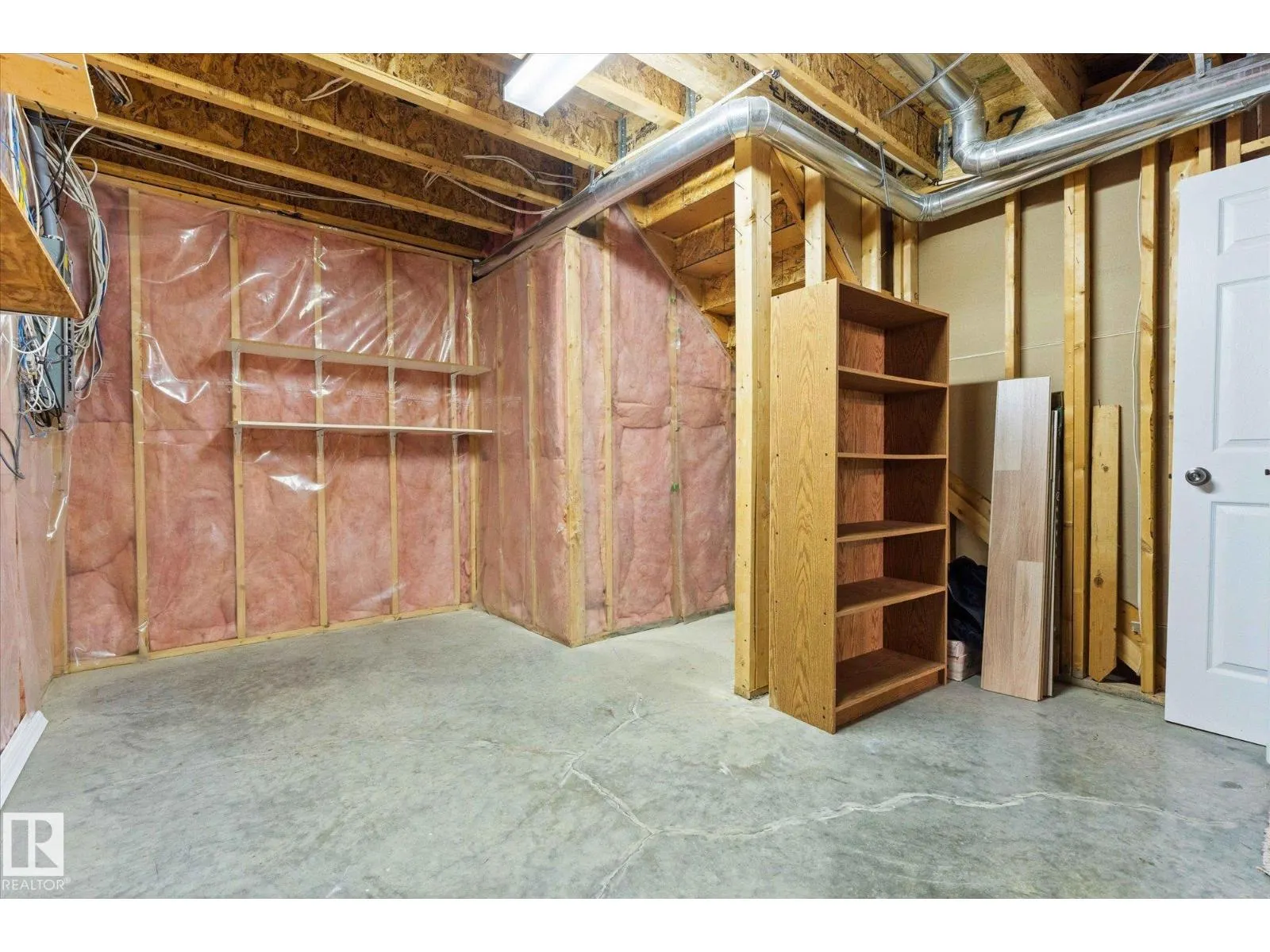 7 EGERLAND PL