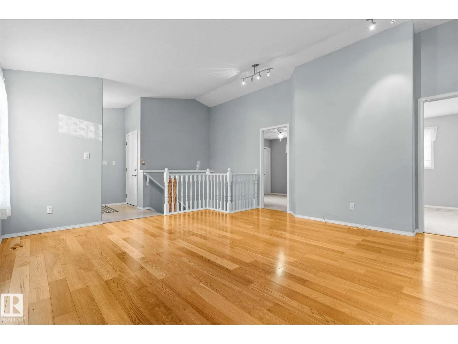7 EGERLAND PL