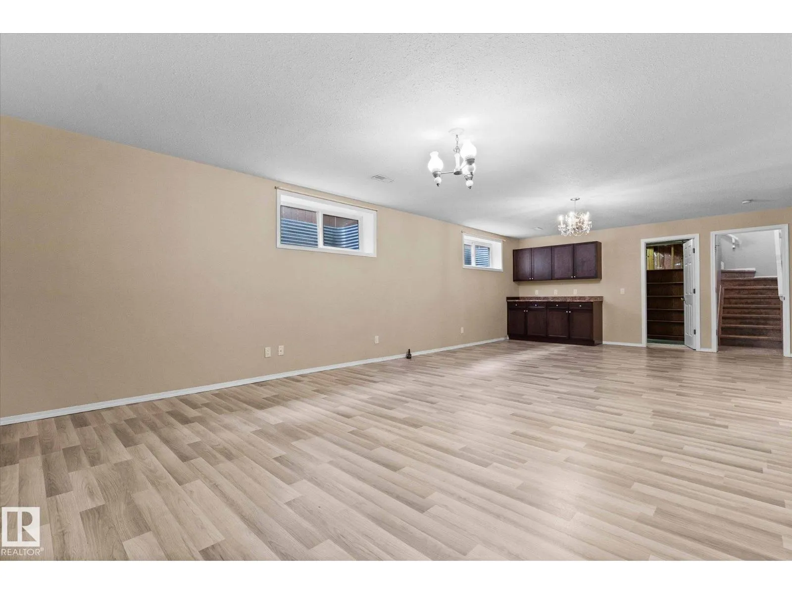 7 EGERLAND PL