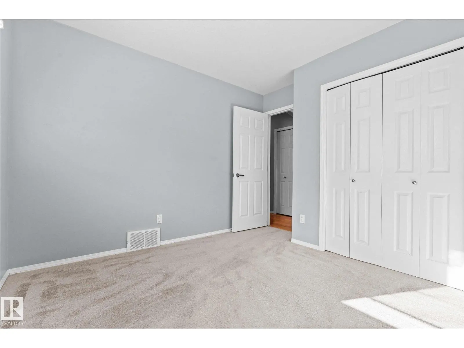 7 EGERLAND PL