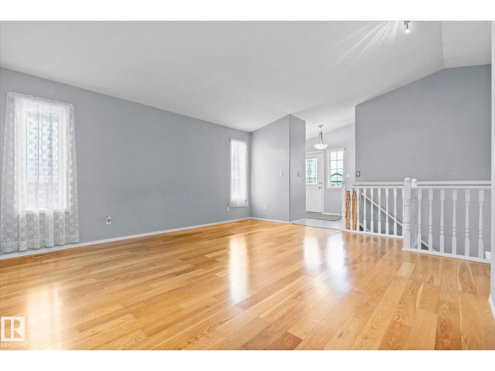 7 EGERLAND PL