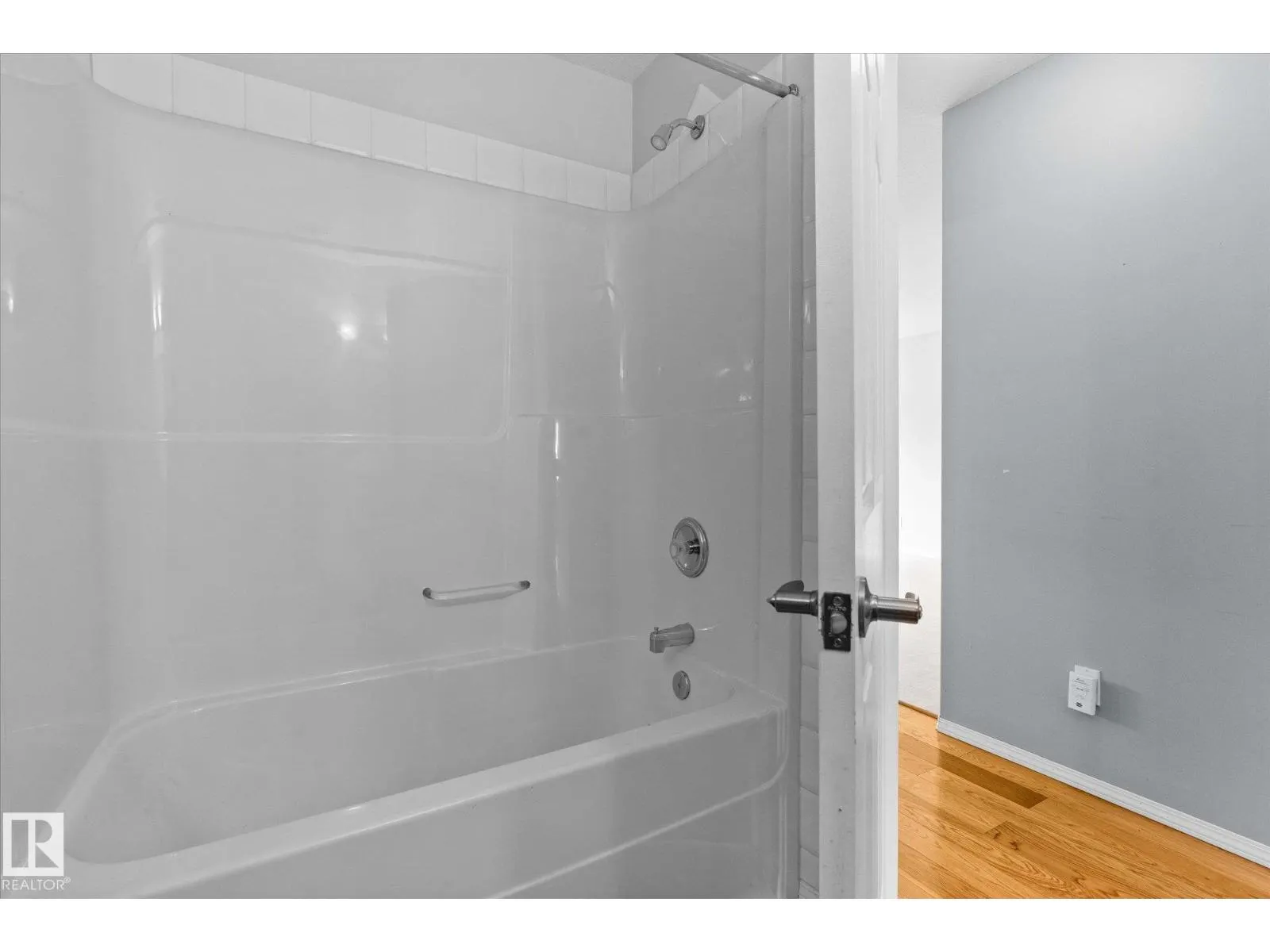 7 EGERLAND PL