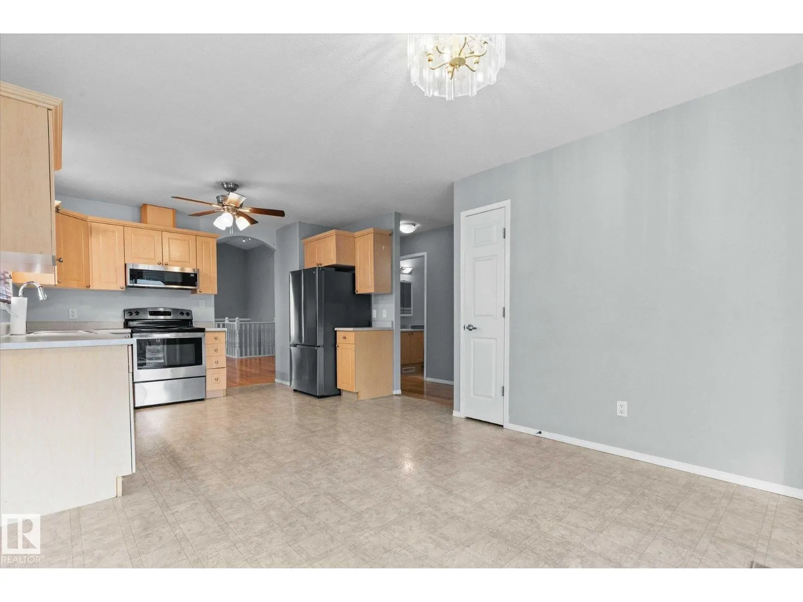 7 EGERLAND PL