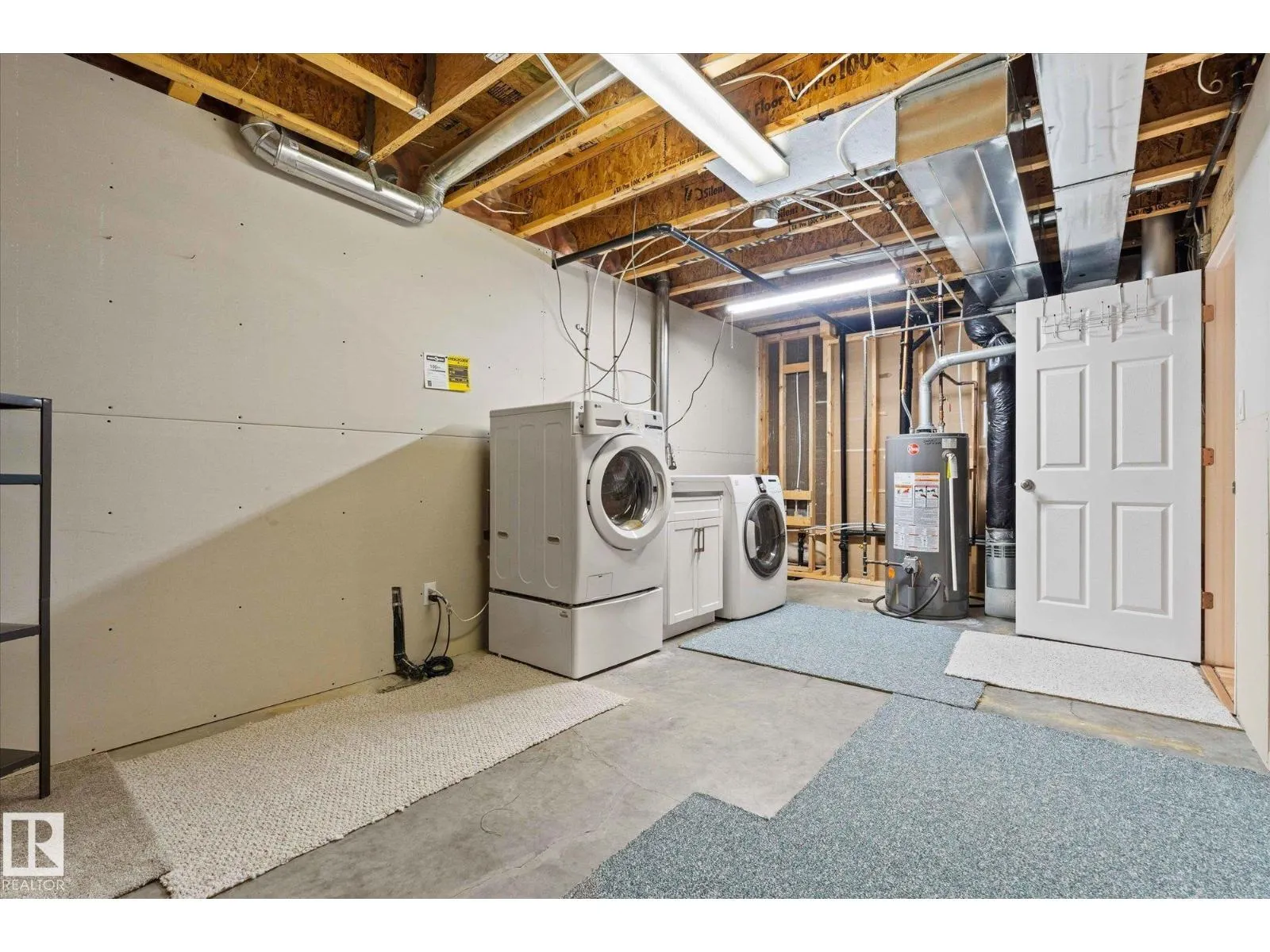 7 EGERLAND PL