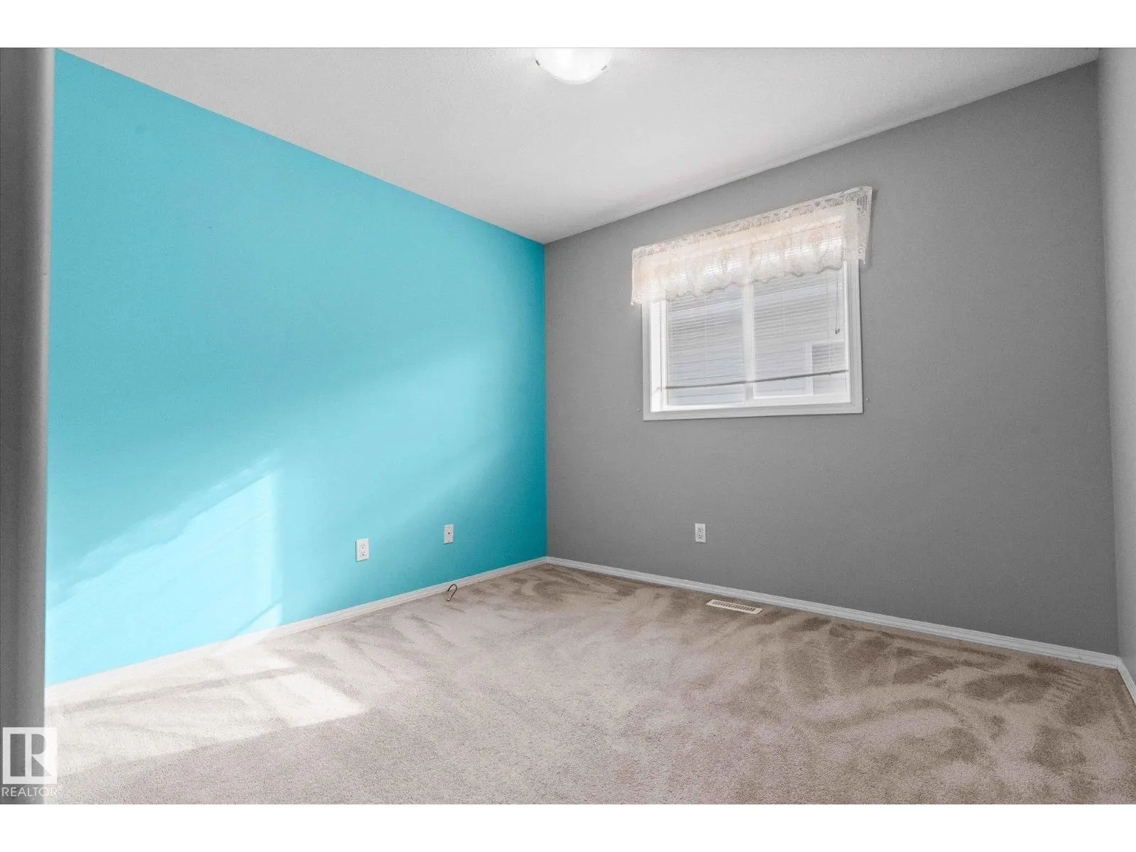 7 EGERLAND PL