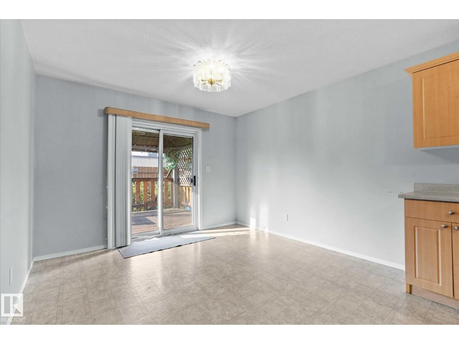 7 EGERLAND PL