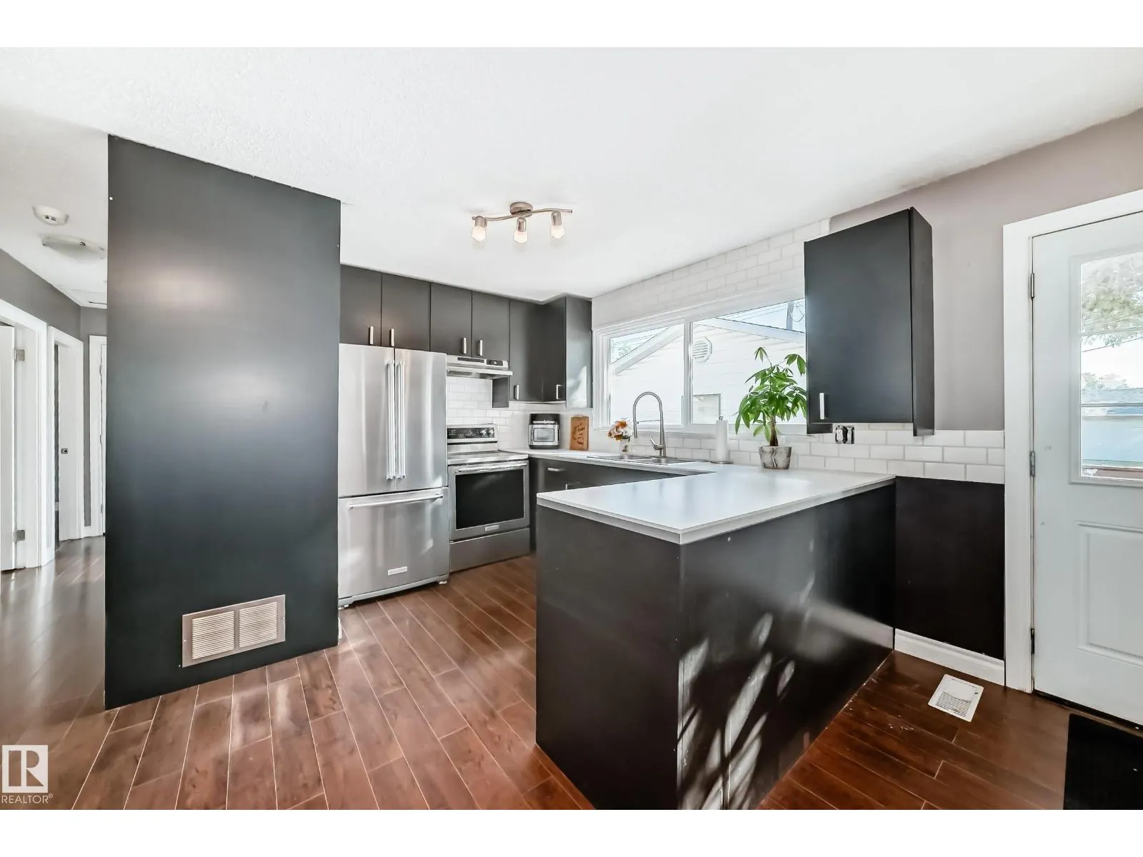 13415 109 ST NW