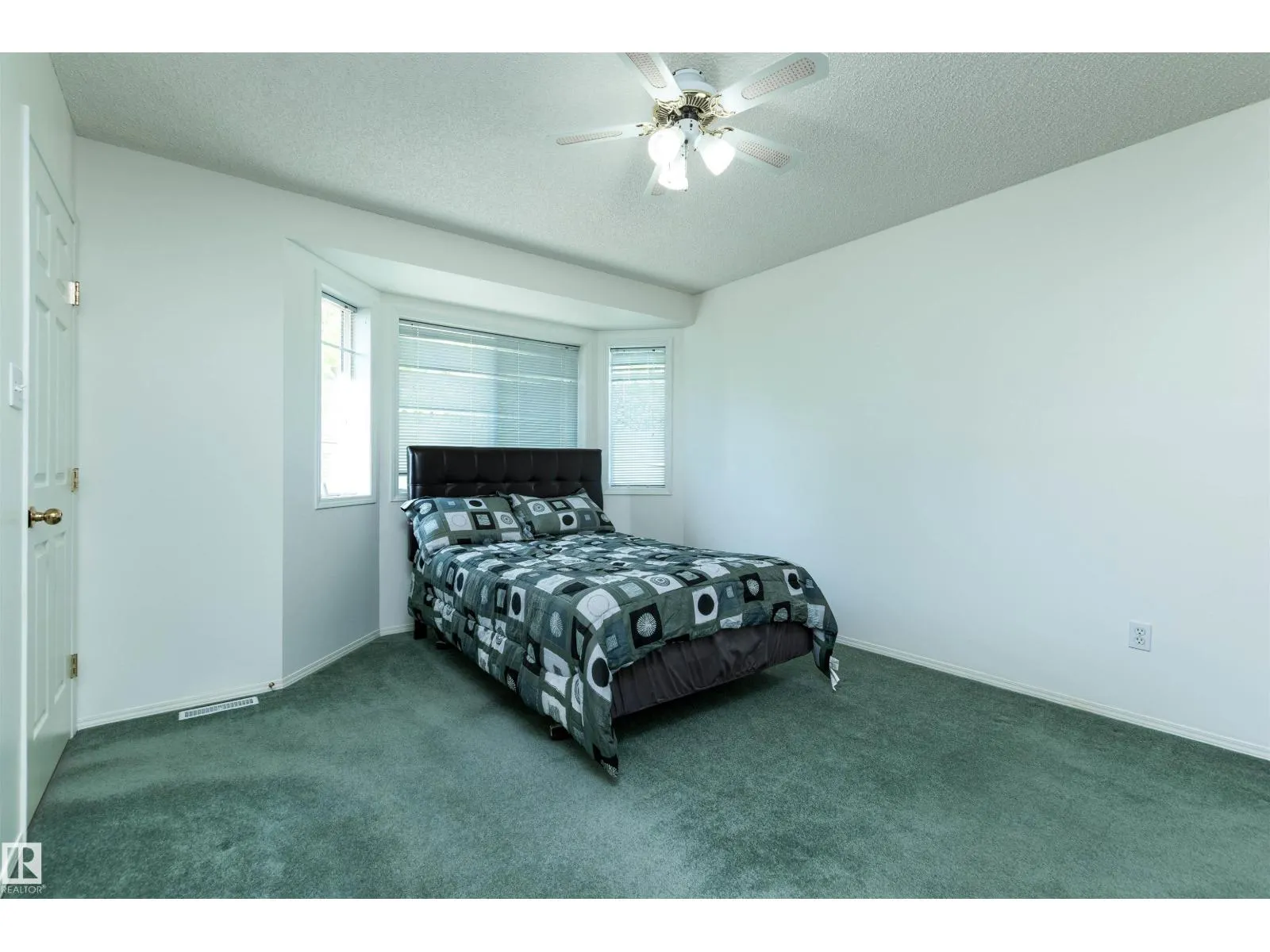 216 RAINBOW CR