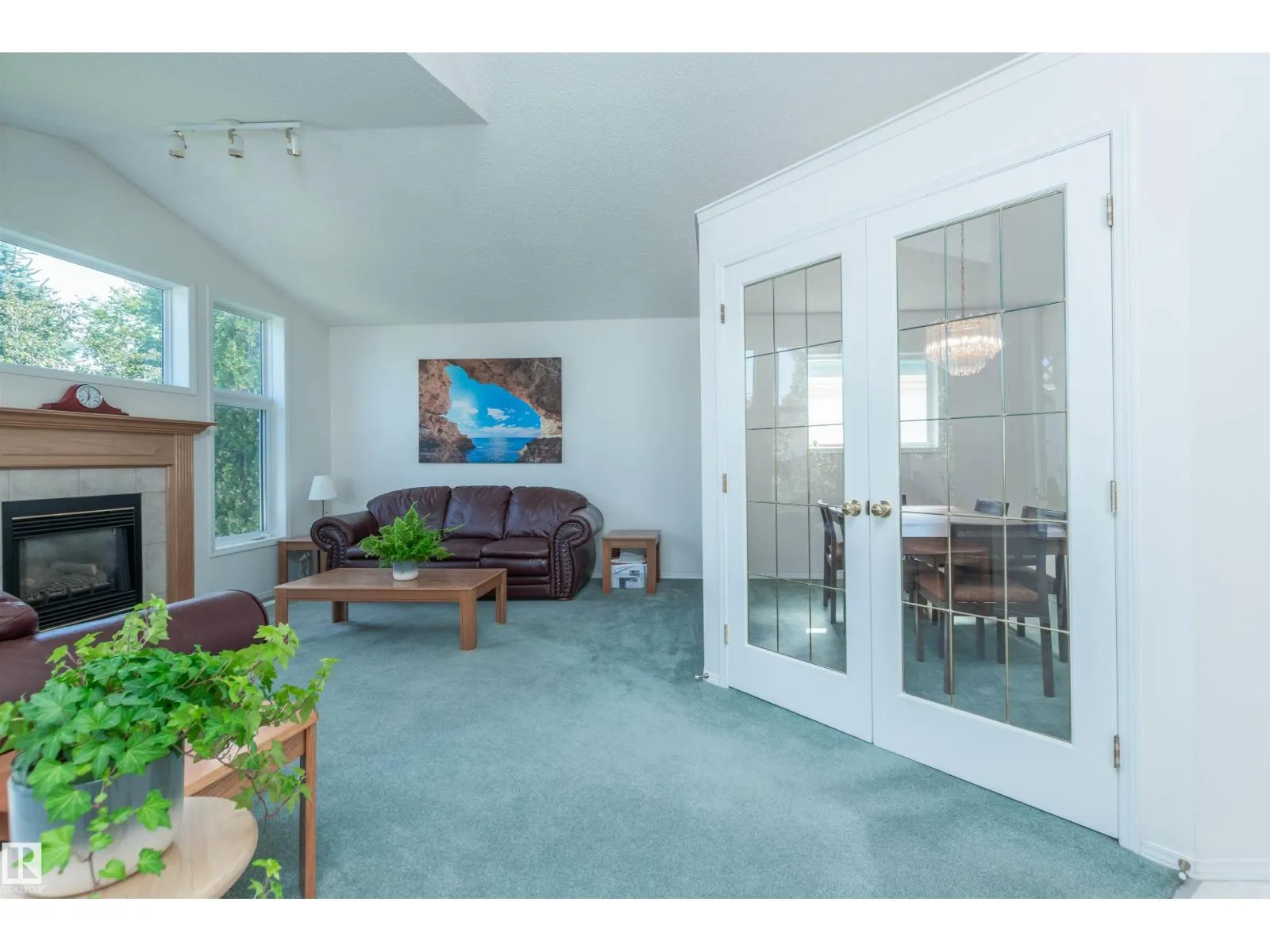 216 RAINBOW CR