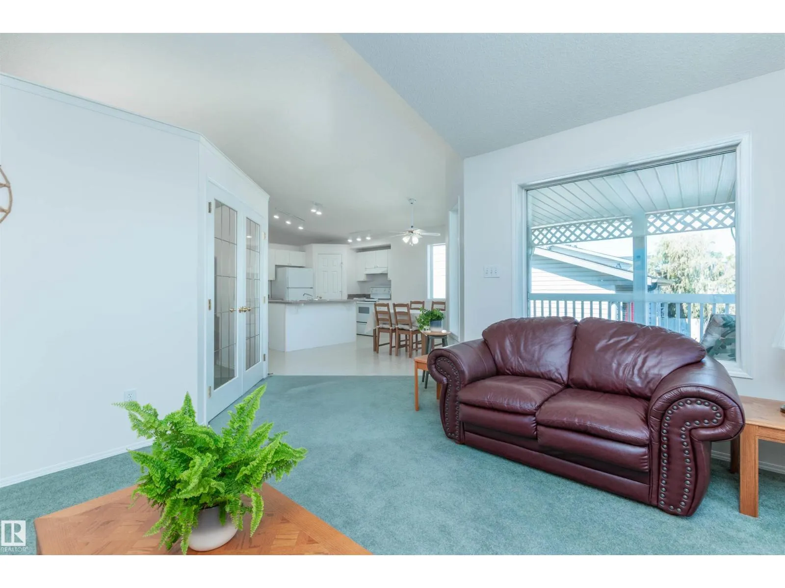216 RAINBOW CR