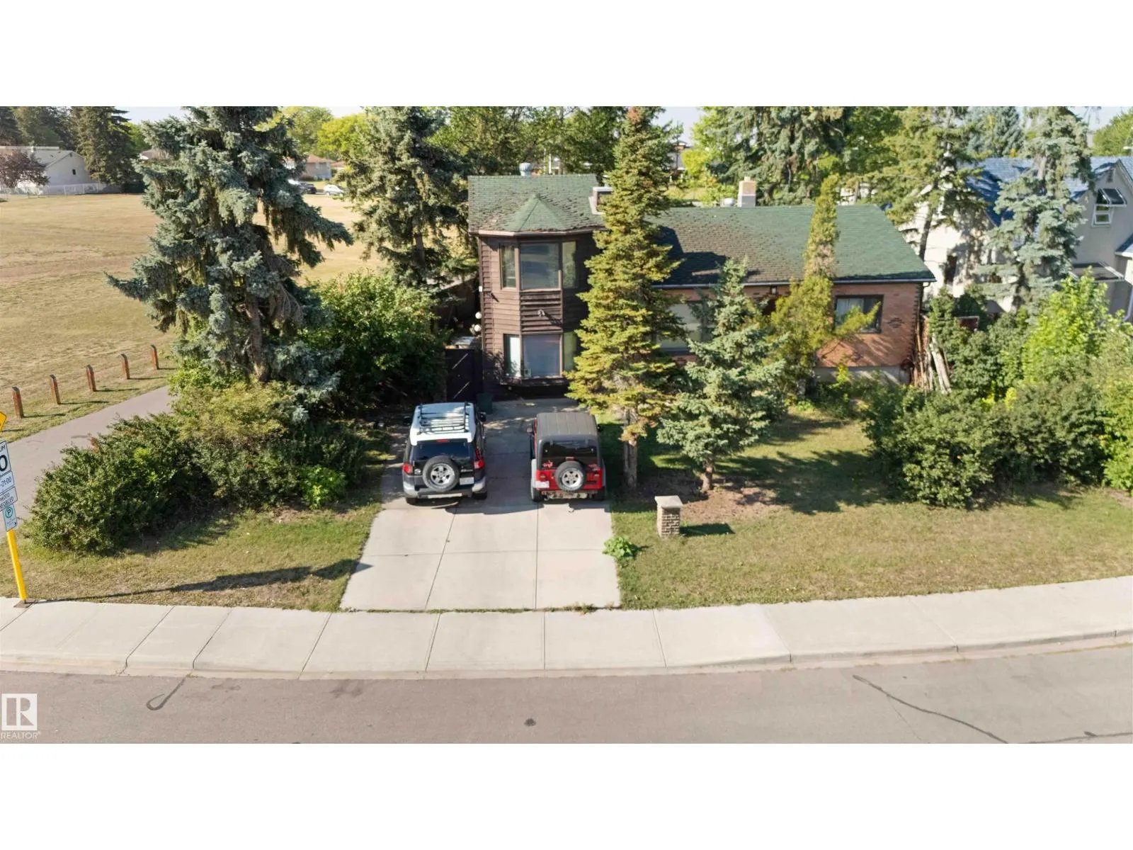 11026 110 AV NW