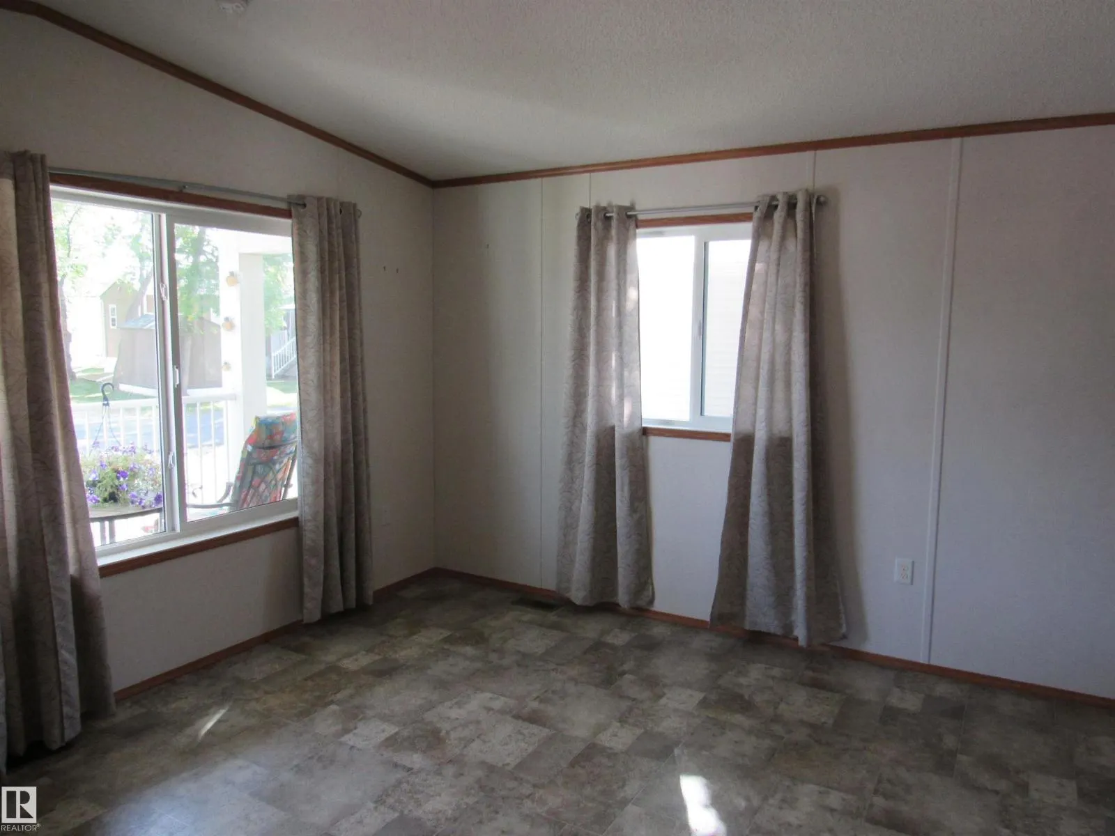 #3A 4515 50 Ave