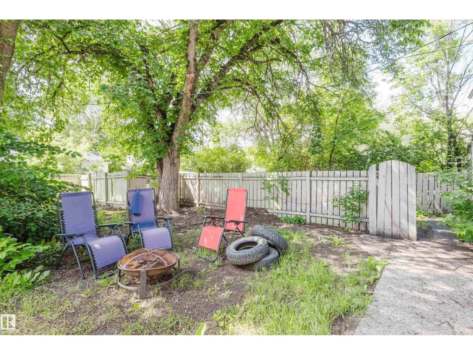 7230 112 ST NW