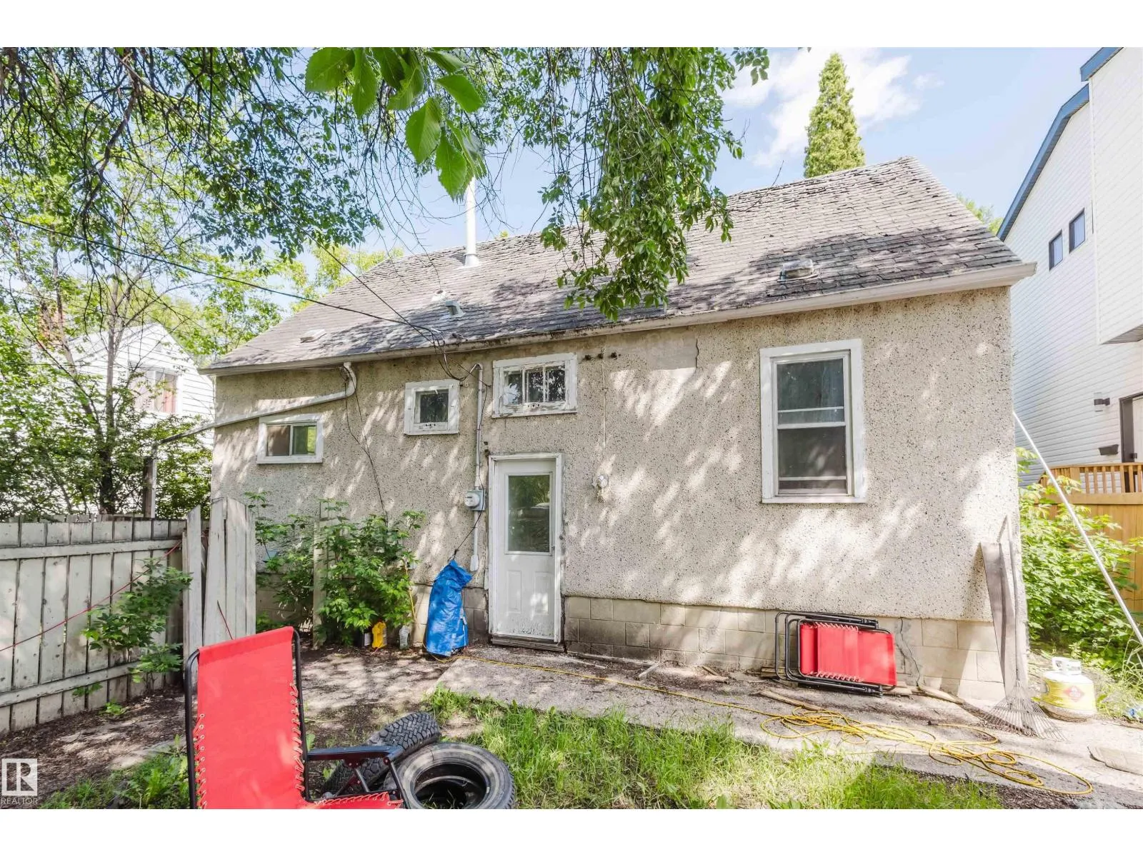 7230 112 ST NW