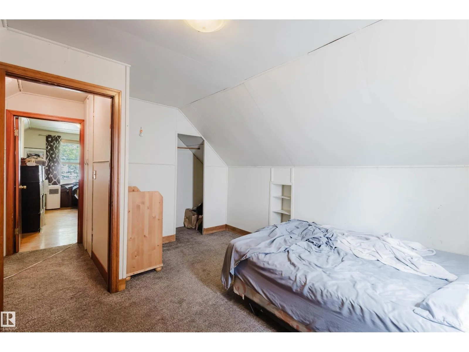7230 112 ST NW