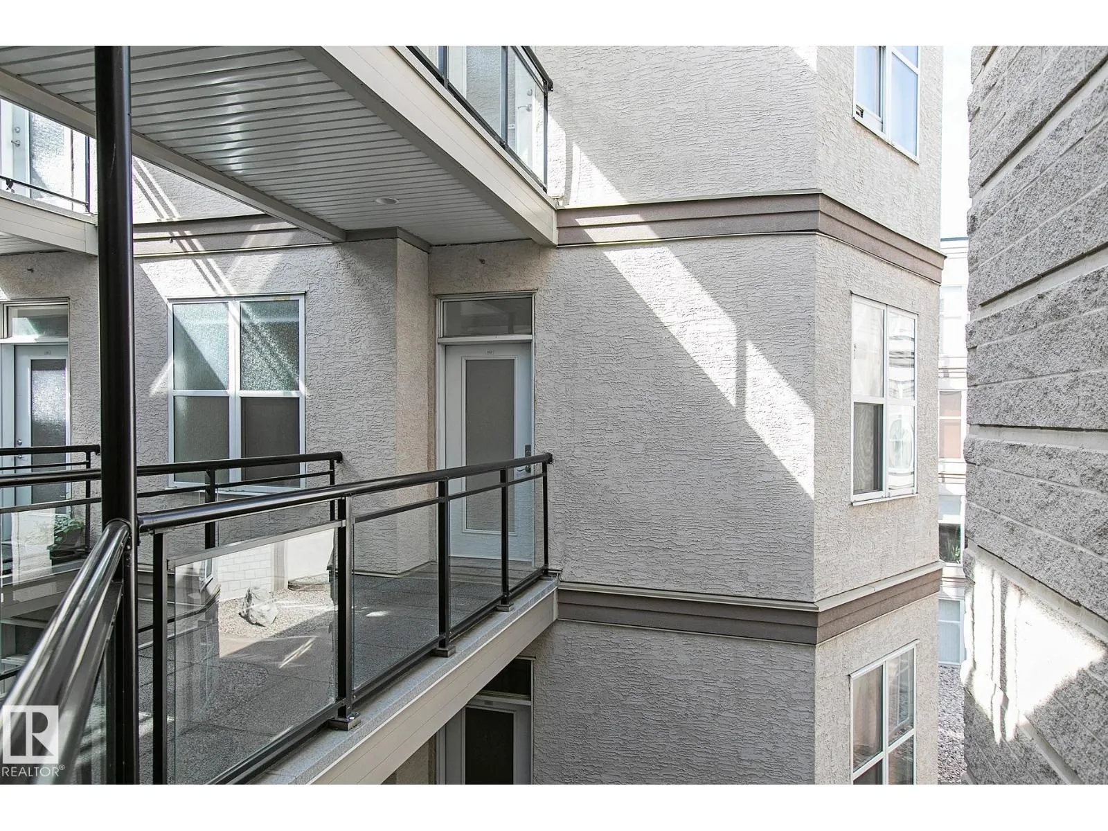 #352 4827 104A ST NW