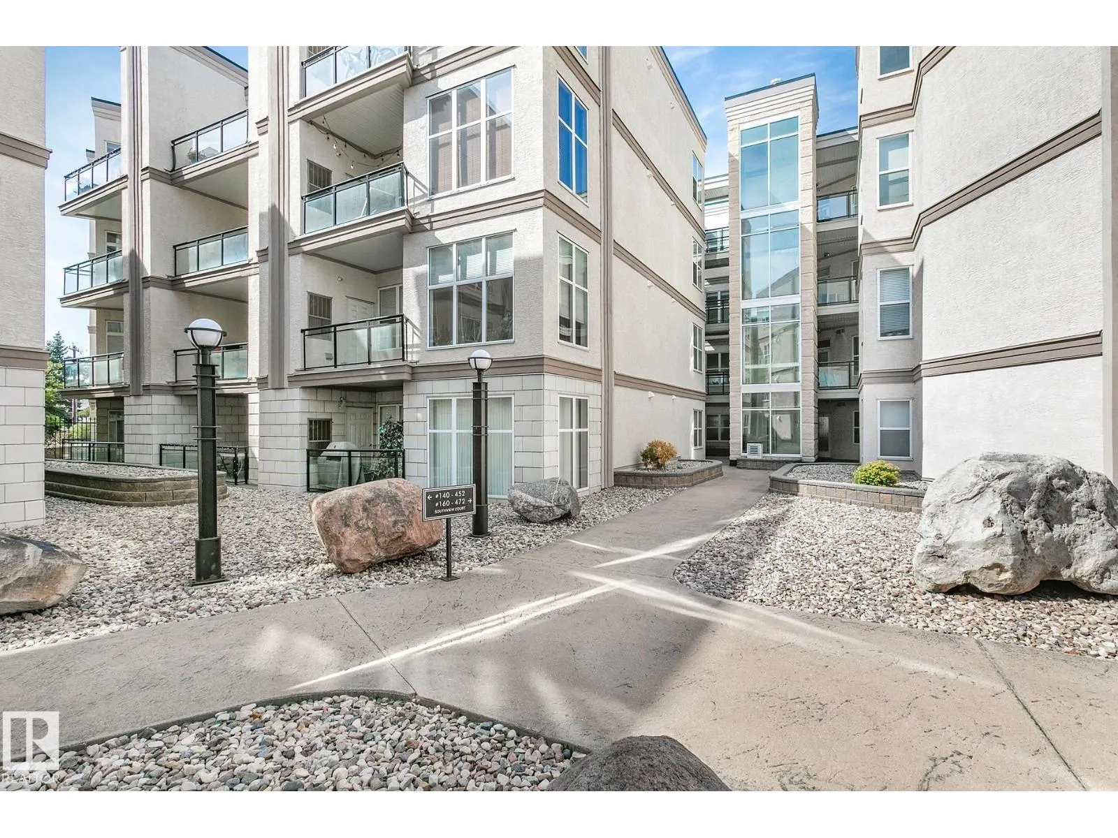 #352 4827 104A ST NW