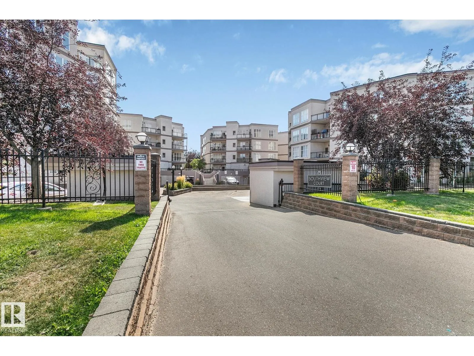 #352 4827 104A ST NW