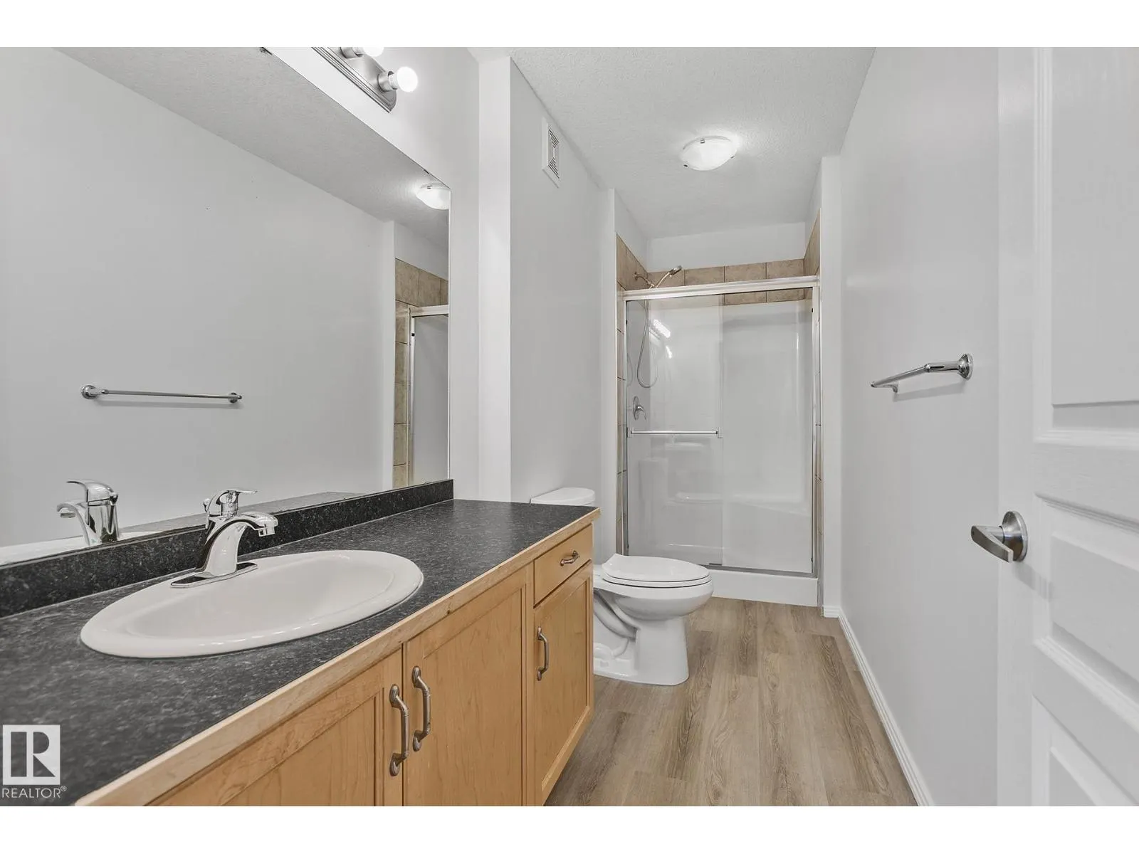 #352 4827 104A ST NW