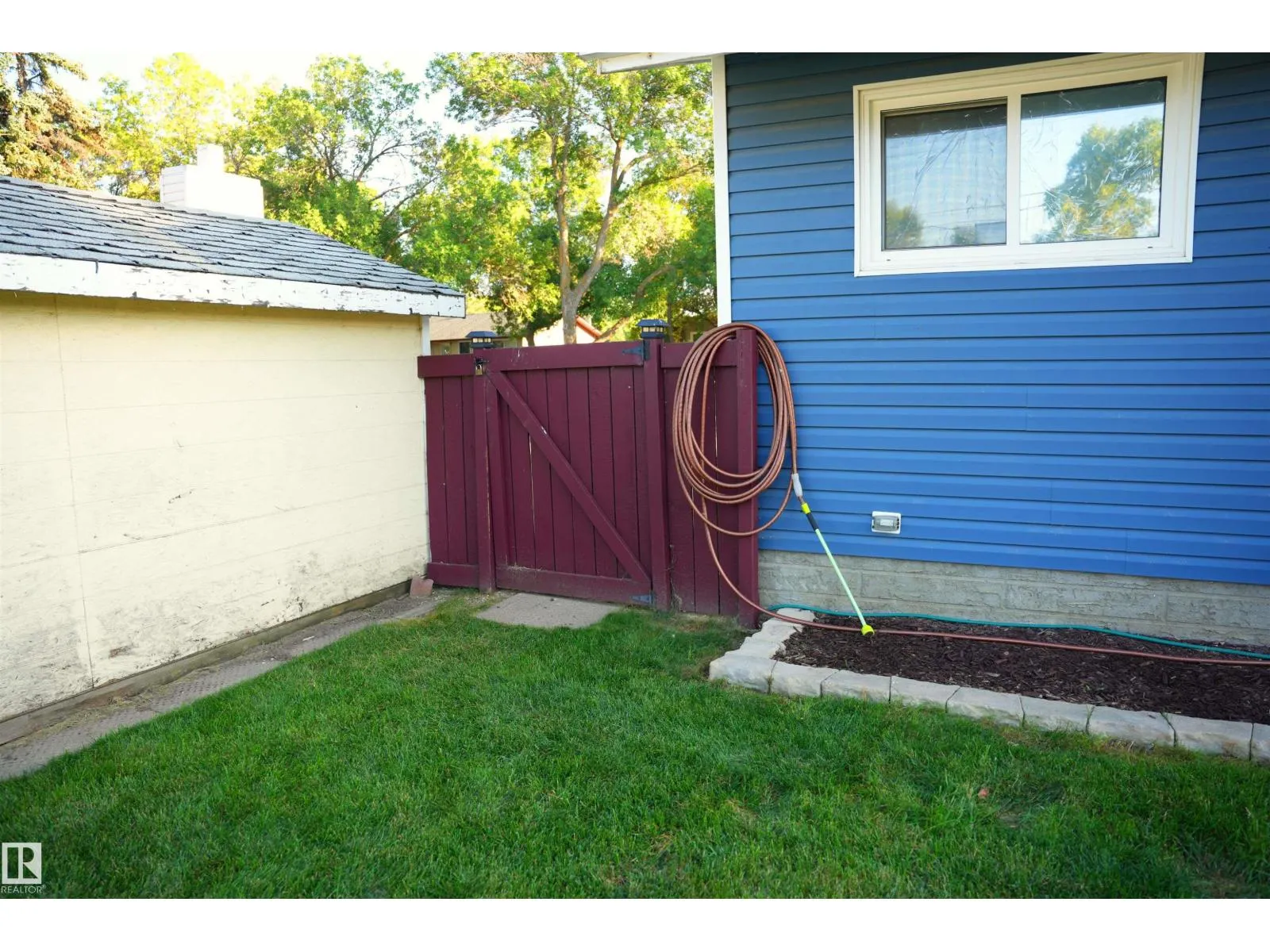 12 GRANITE AV