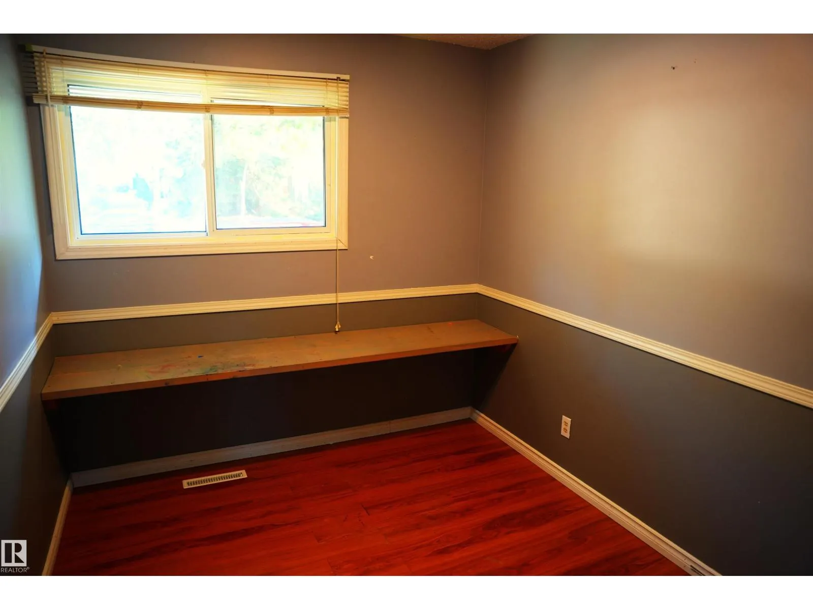 12 GRANITE AV