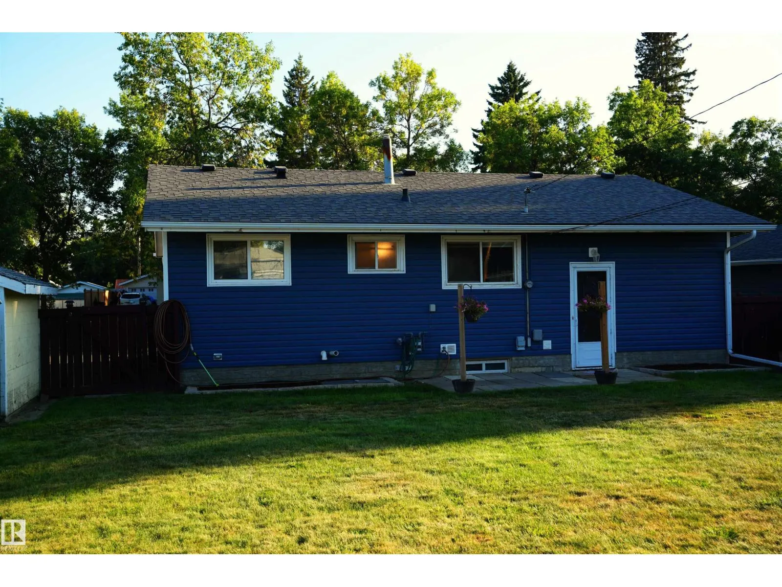 12 GRANITE AV