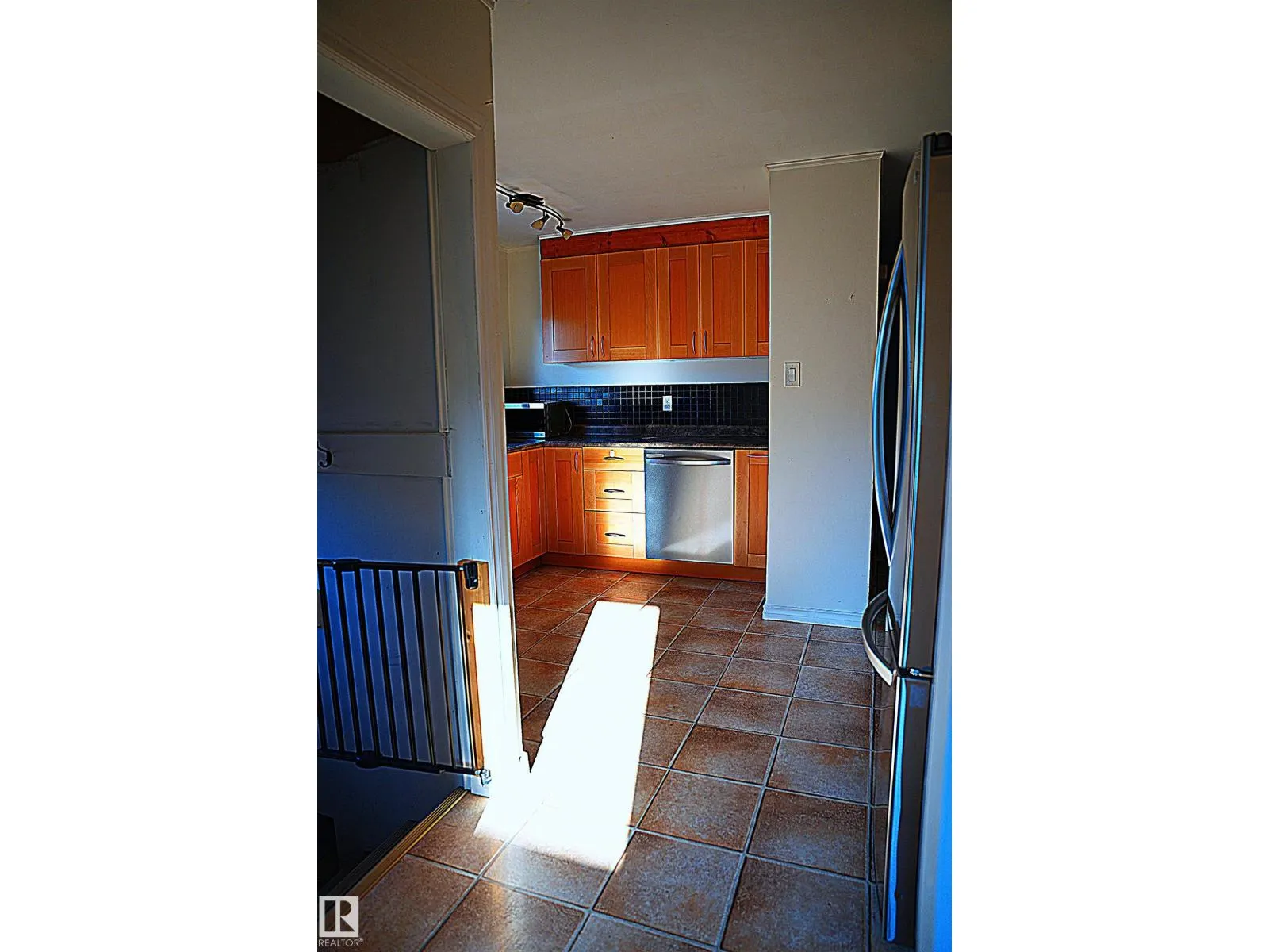 12 GRANITE AV