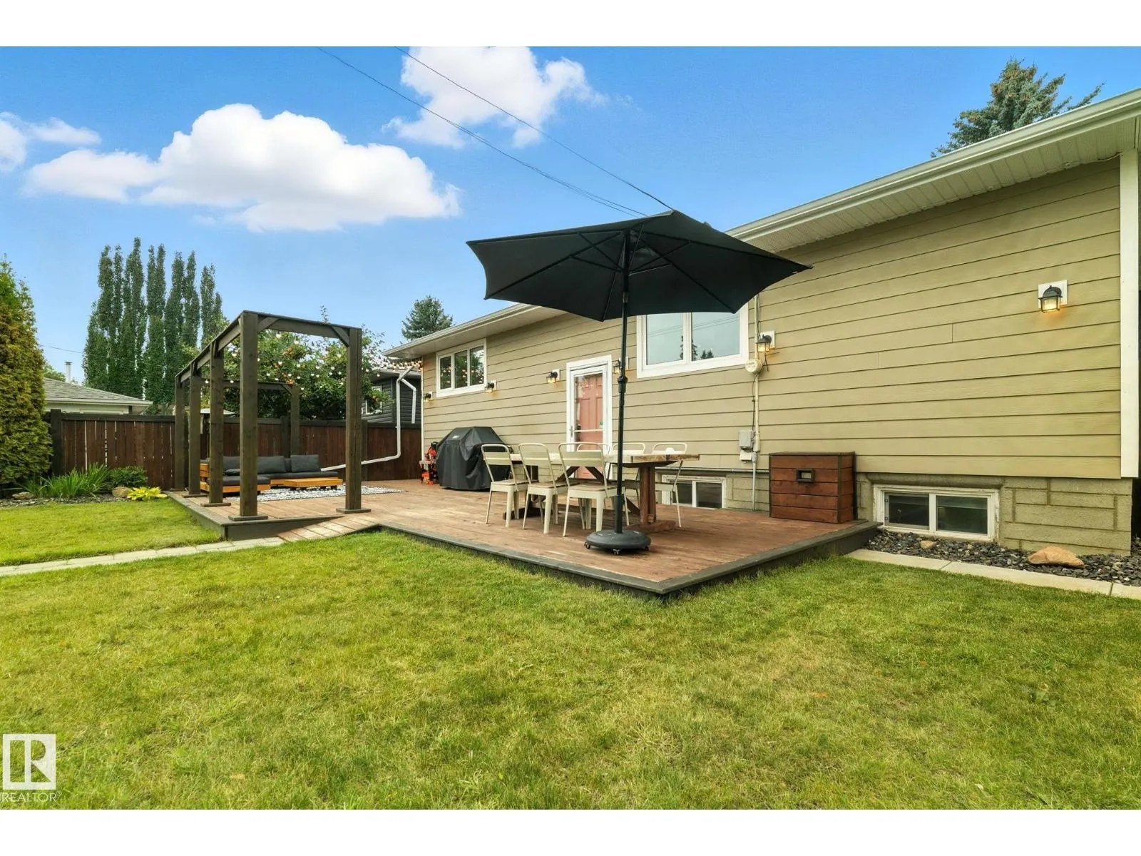 6203 93 AV NW