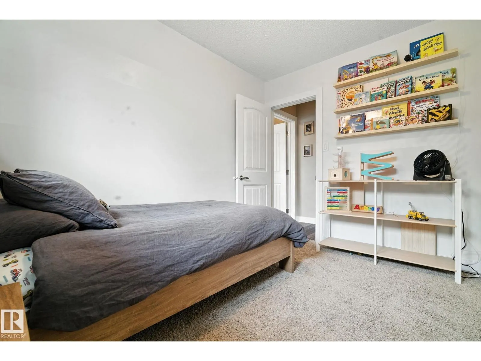 6203 93 AV NW