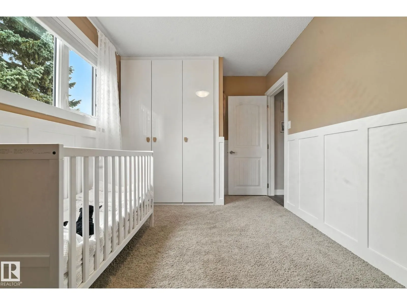 6203 93 AV NW