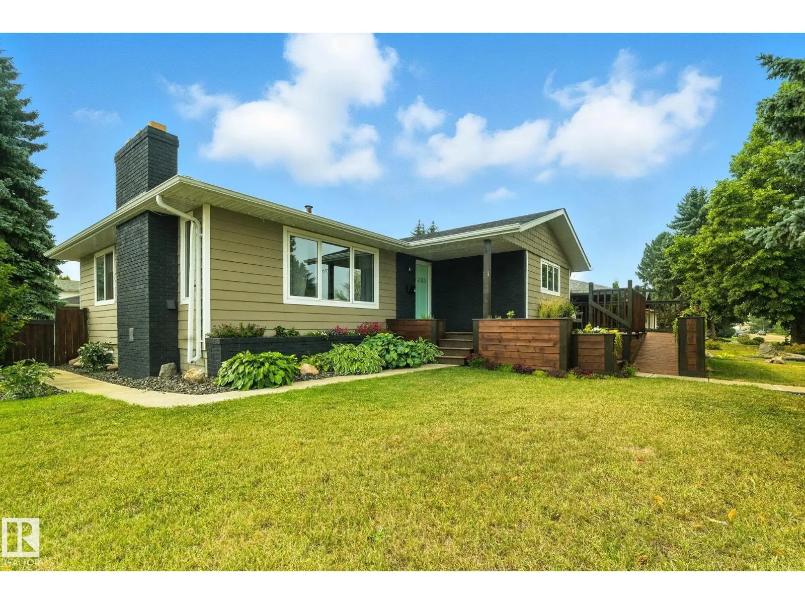 6203 93 AV NW