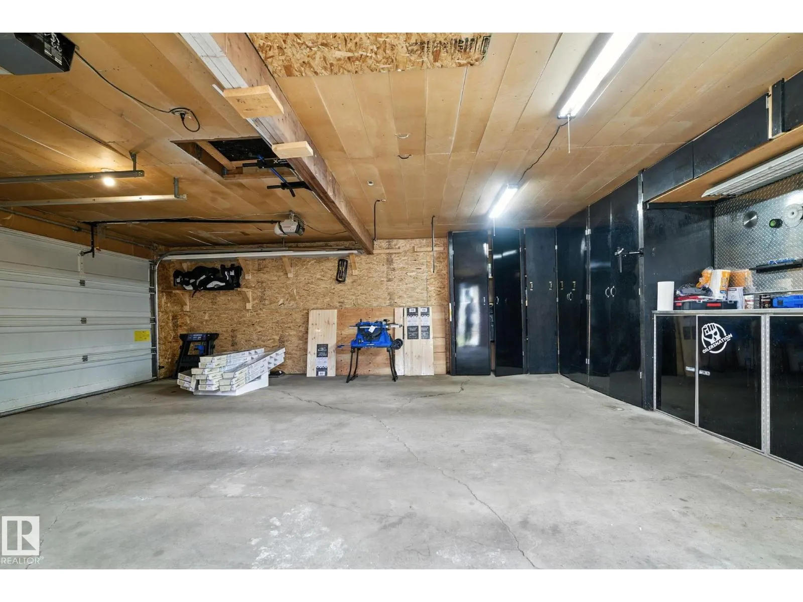 6203 93 AV NW