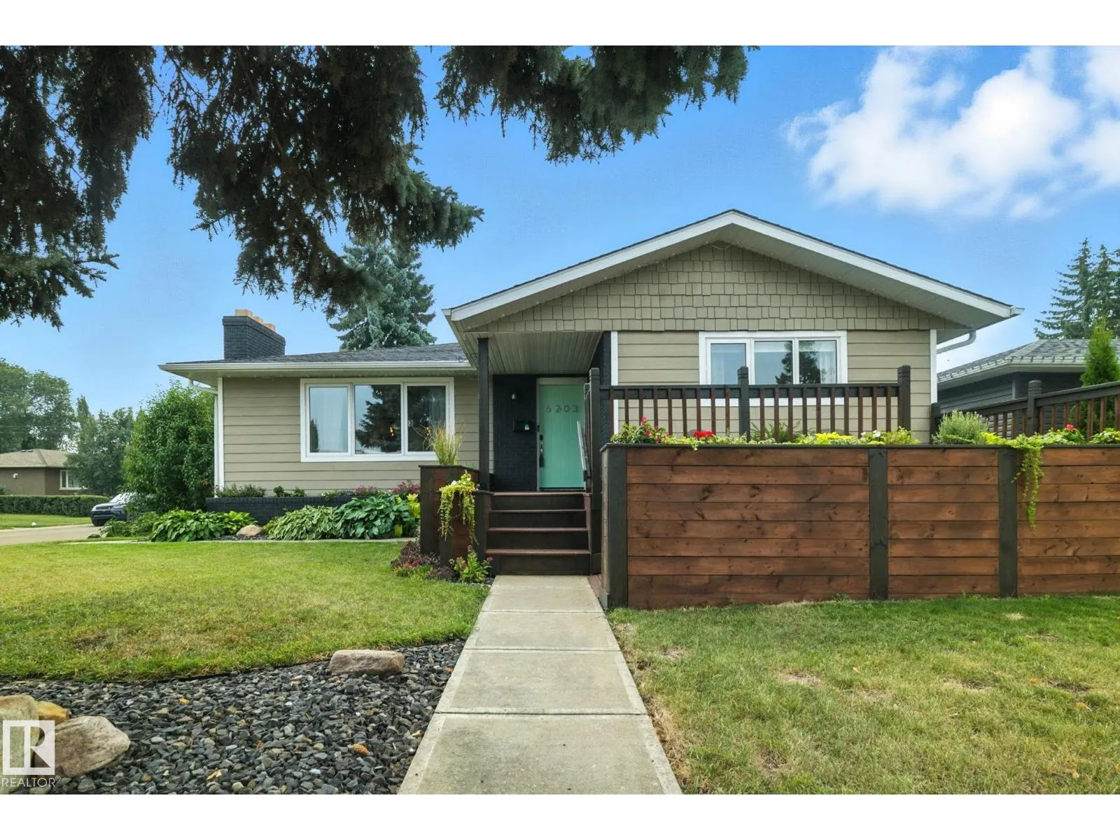 6203 93 AV NW