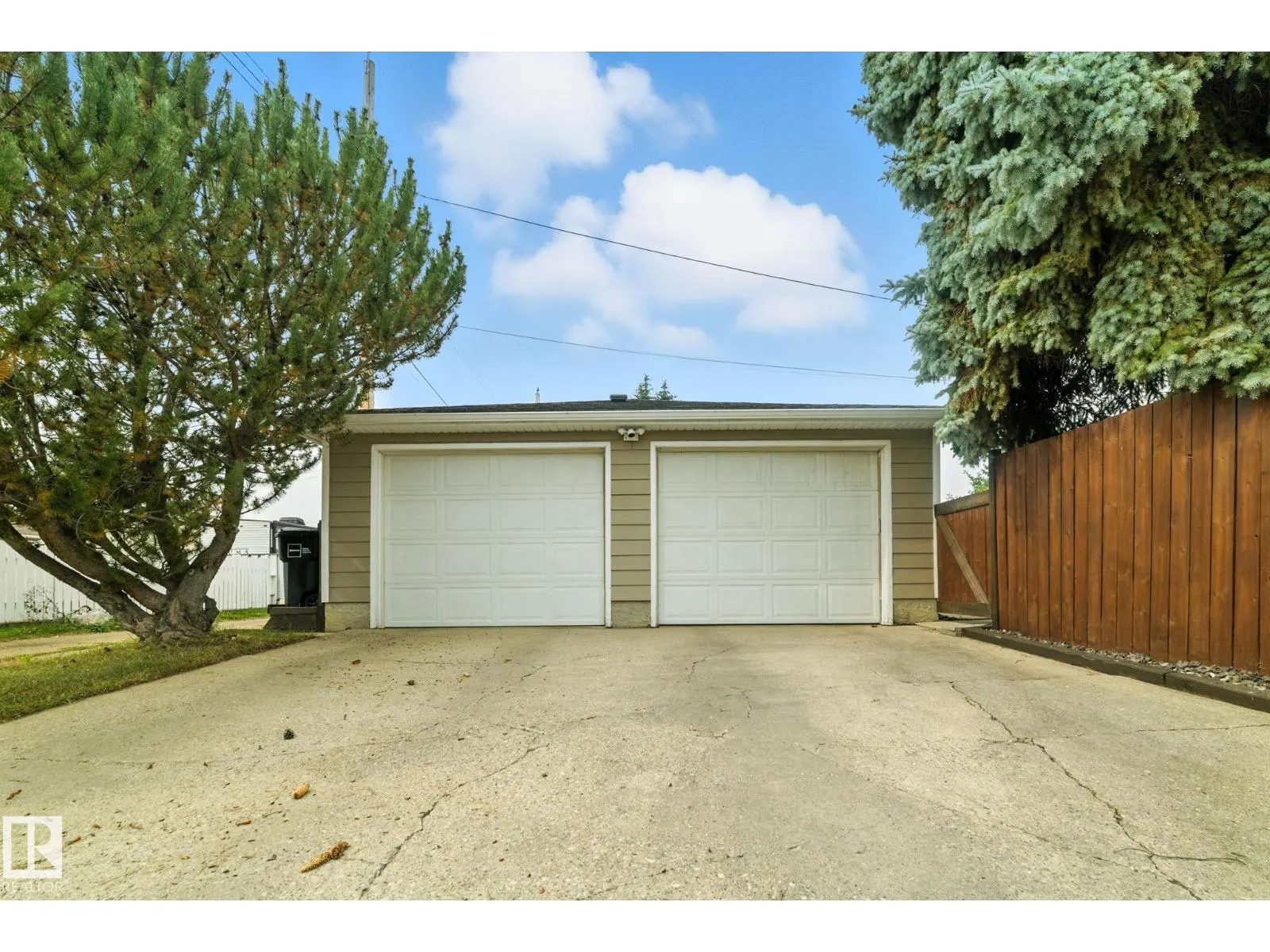 6203 93 AV NW