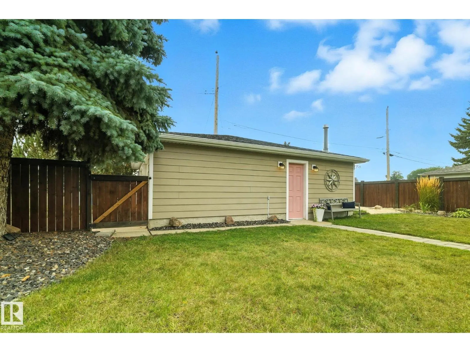 6203 93 AV NW