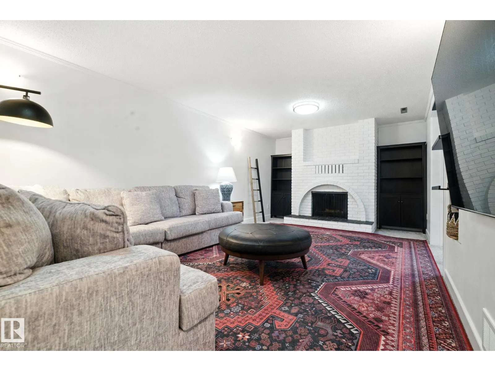 6203 93 AV NW
