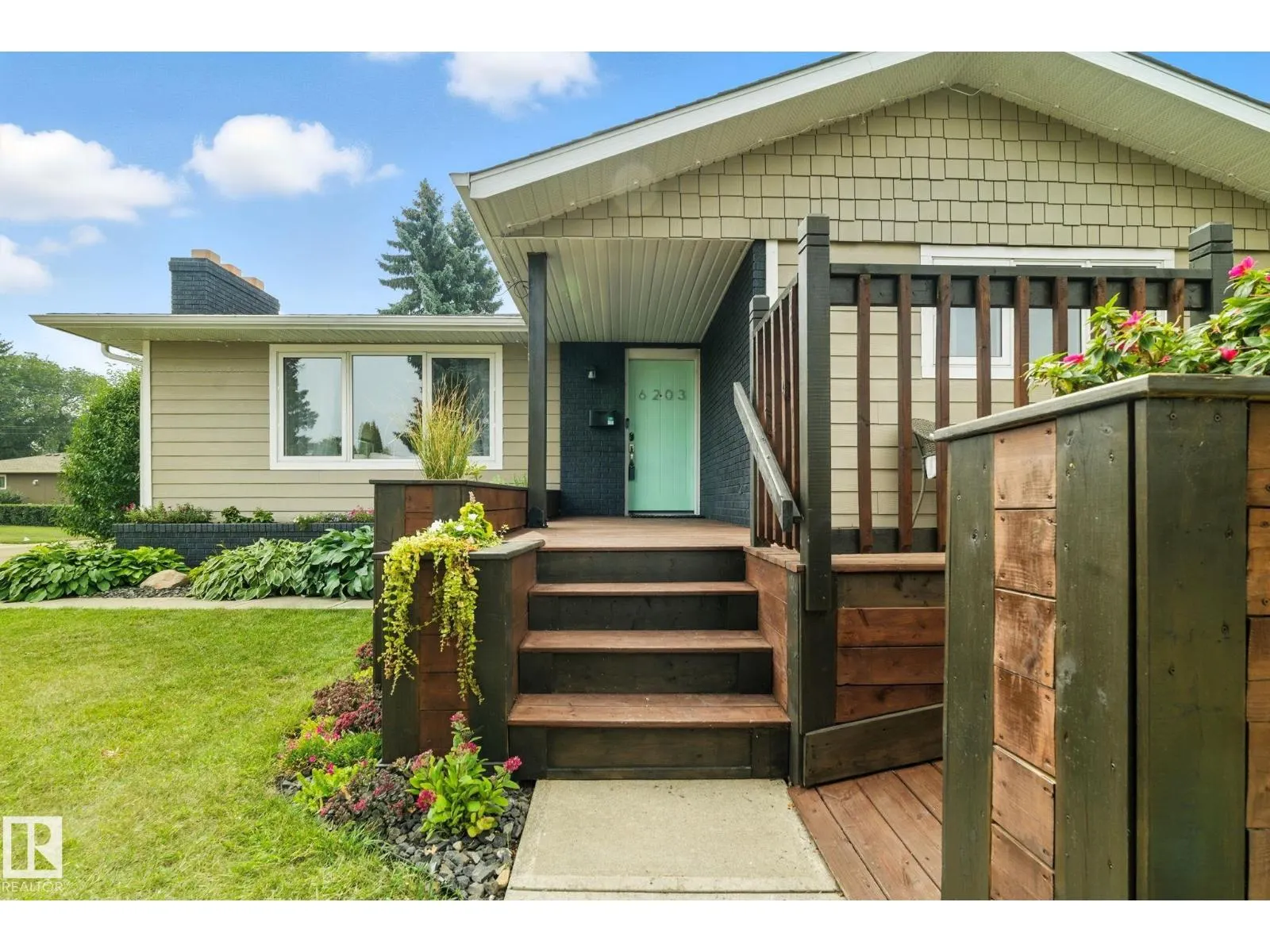 6203 93 AV NW