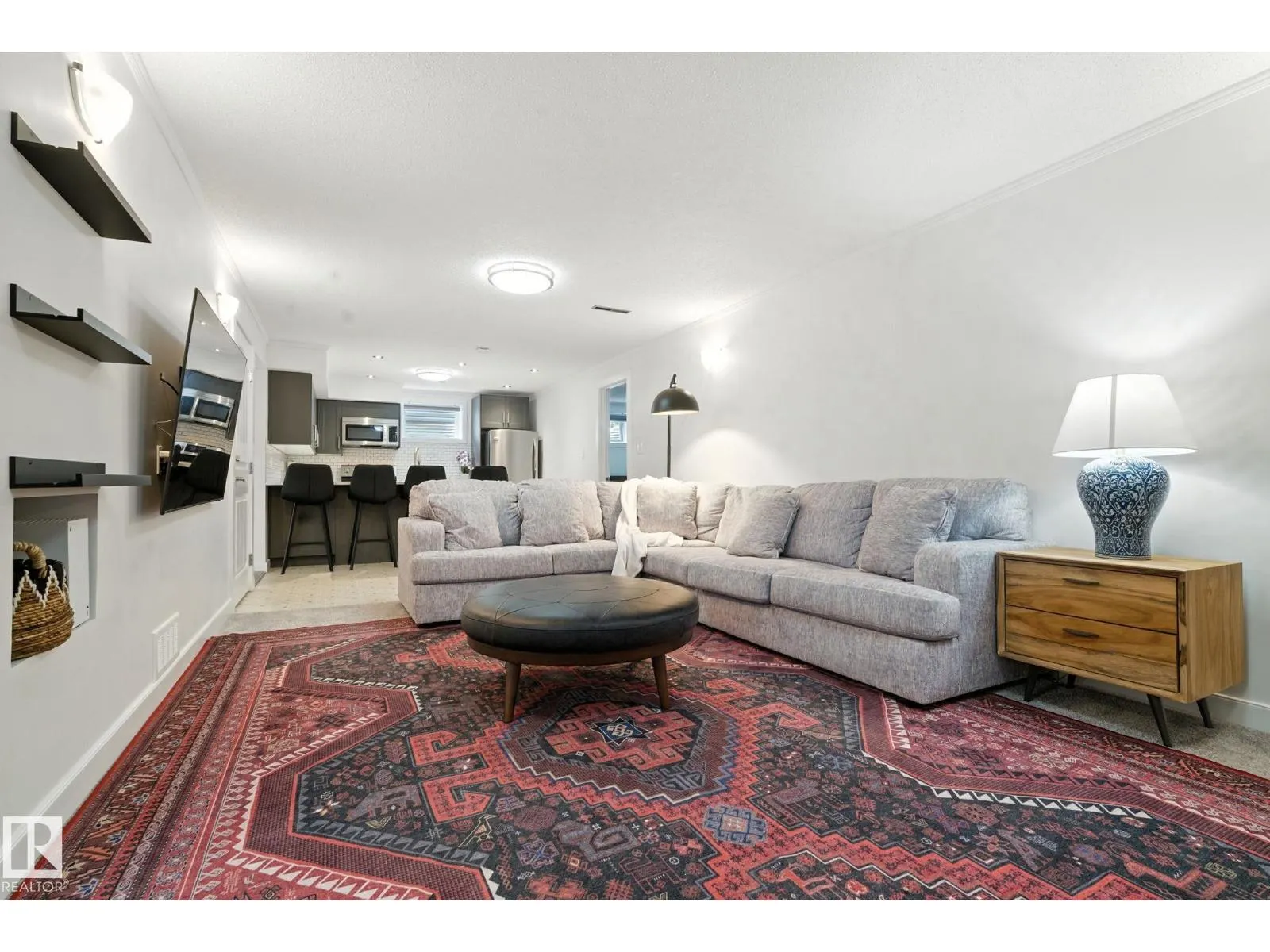 6203 93 AV NW