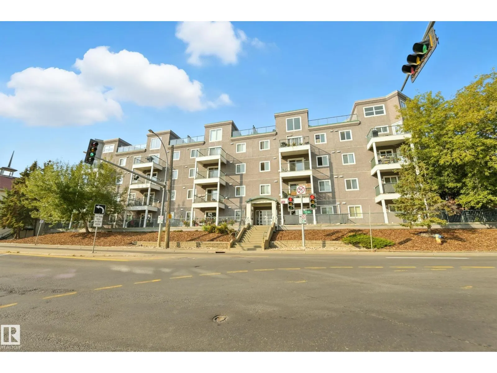 #301 10118 95 ST NW