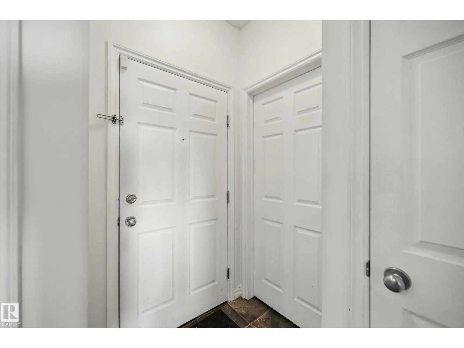 #301 10118 95 ST NW