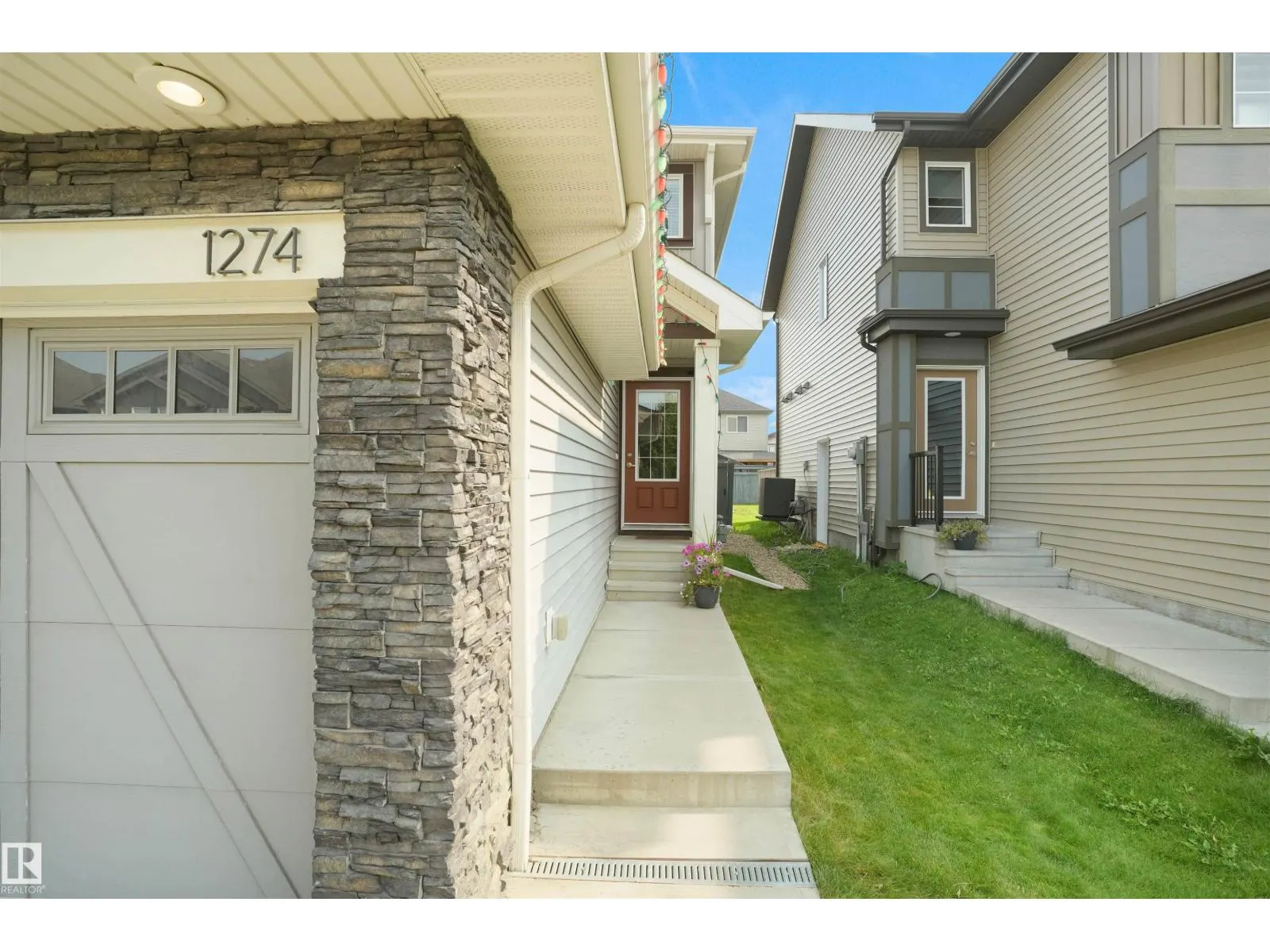 1274 DANIELS CR SW SW