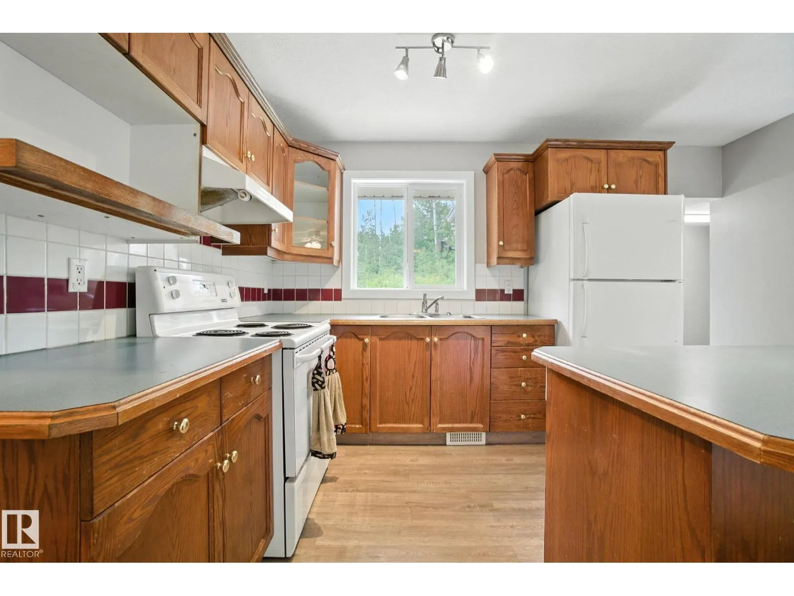 8 2419 TWP ROAD 545